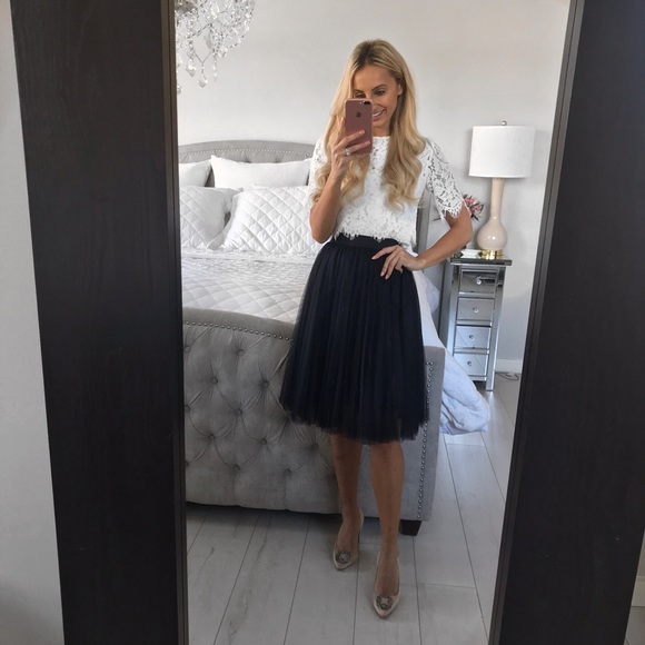 LAST ONE!!! Black Tulle Skirt With Elastic Band - Picture 5 of 8